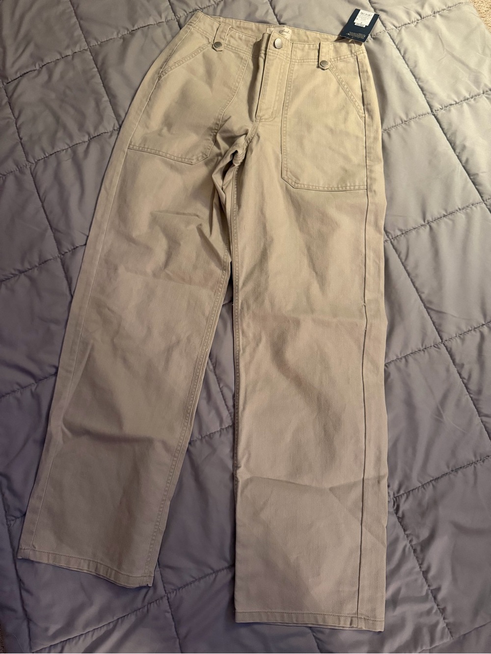 Universal Thread Women’s Straight Leg Khaki Pants